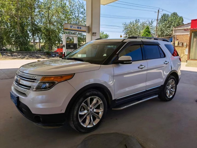 保定13年福特探险者3