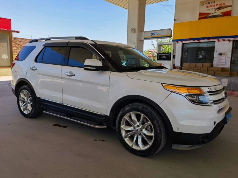 保定13年福特探险者2