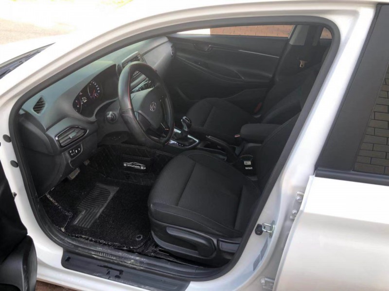 保定19年现代悦动7