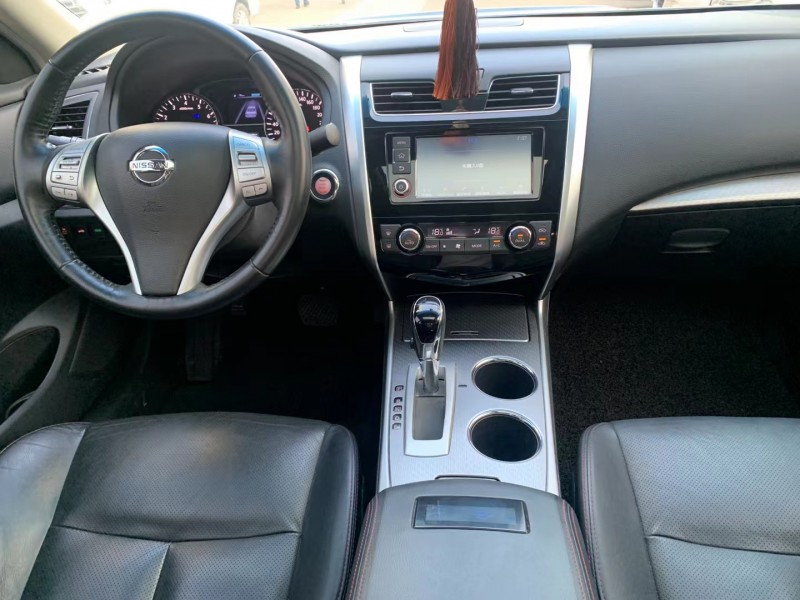 中山抵押车17年日产天籁出售