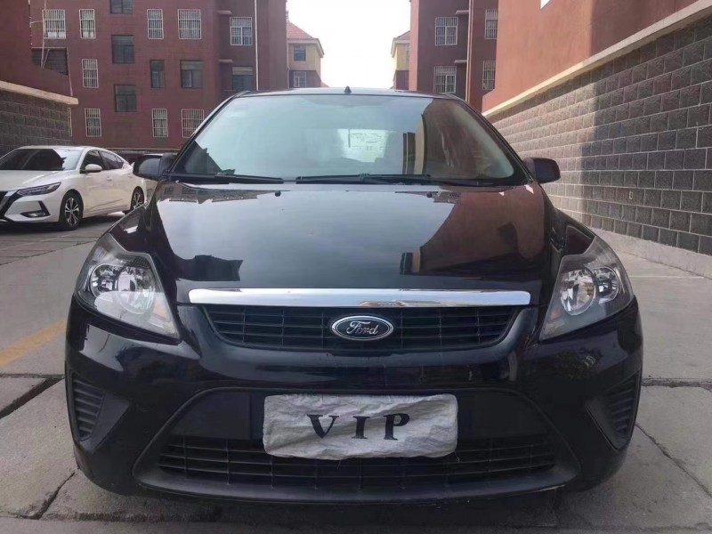 济宁11年福特福克斯1