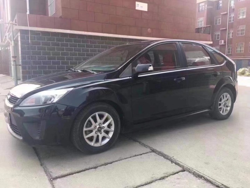 济宁11年福特福克斯2