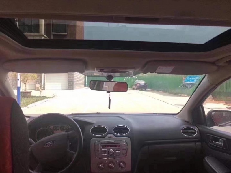 济宁11年福特福克斯6