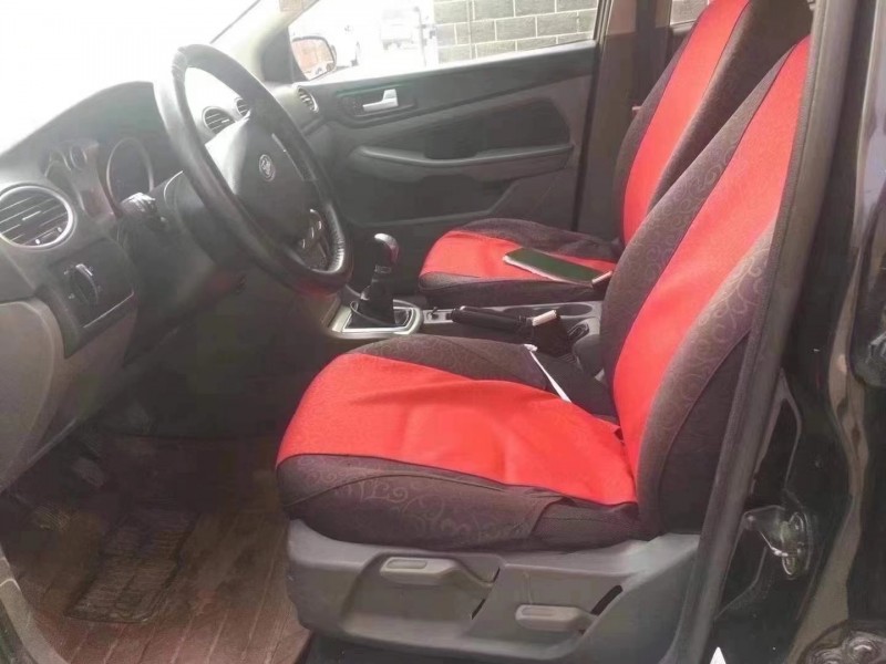 济宁11年福特福克斯7