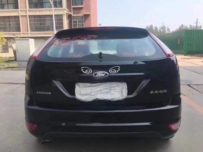 济宁11年福特福克斯9