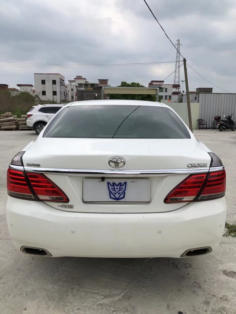 佛山13年丰田皇冠4