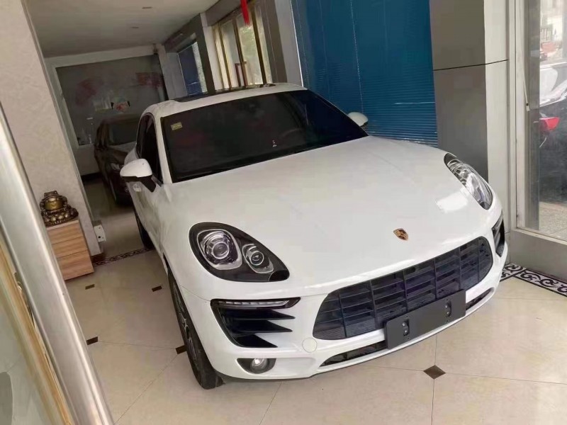 黃山16年保時捷Macan6