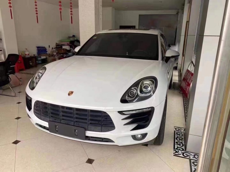 黃山16年保時捷Macan7