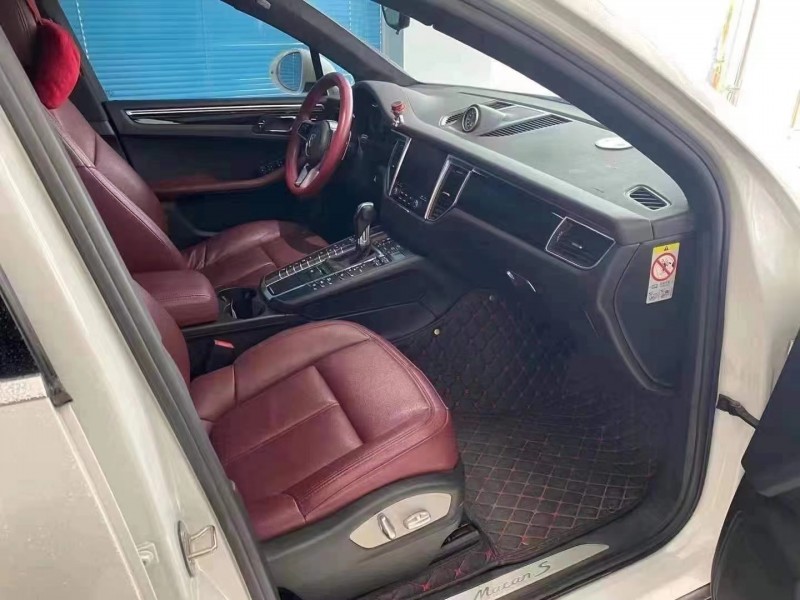 黃山16年保時捷Macan5
