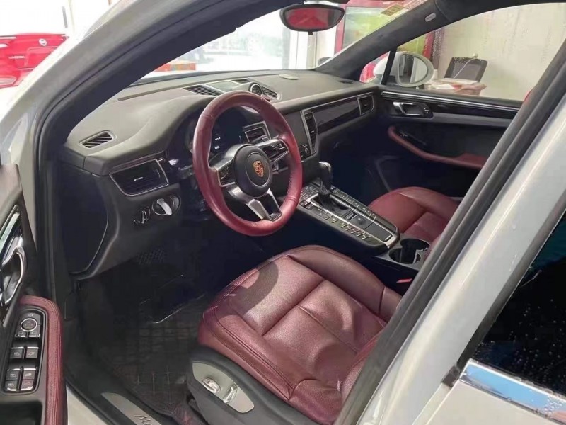 黃山16年保時捷Macan3