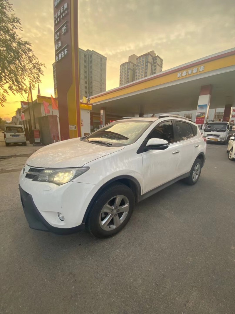 太原14年豐田RAV42