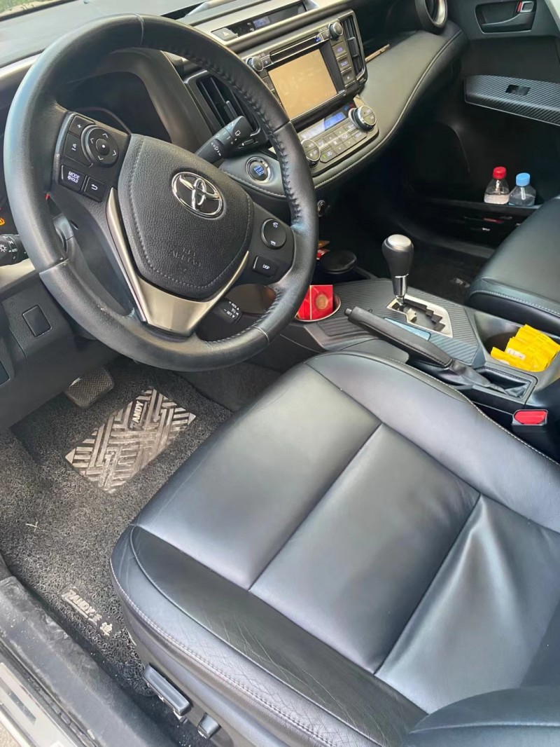 太原14年豐田RAV44