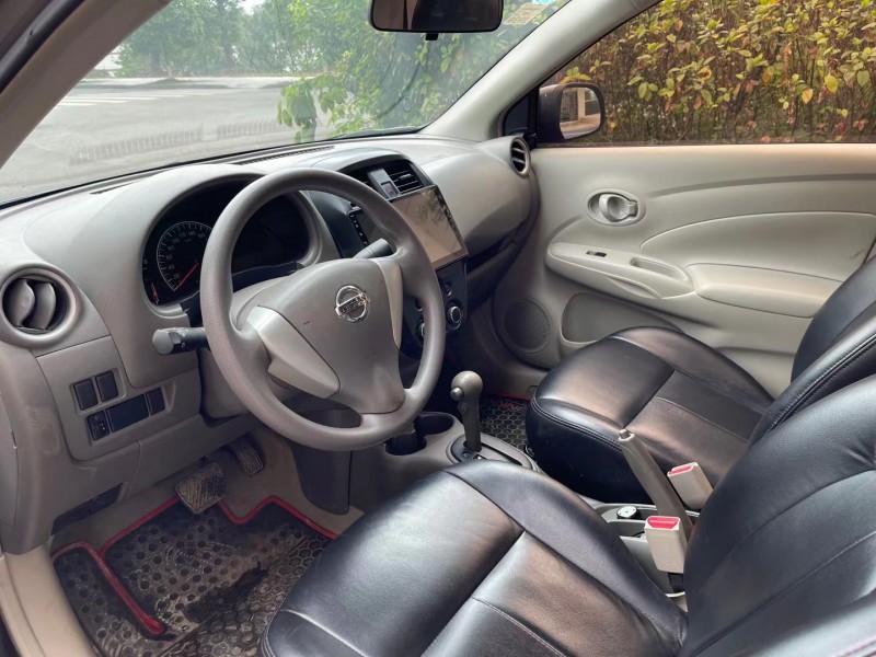 宜賓16年日產陽光5