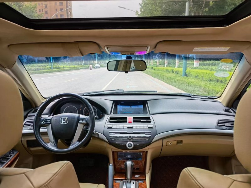 济宁12年本田雅阁4