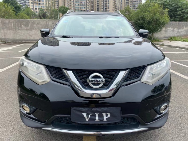 宜賓15年日產奇駿1