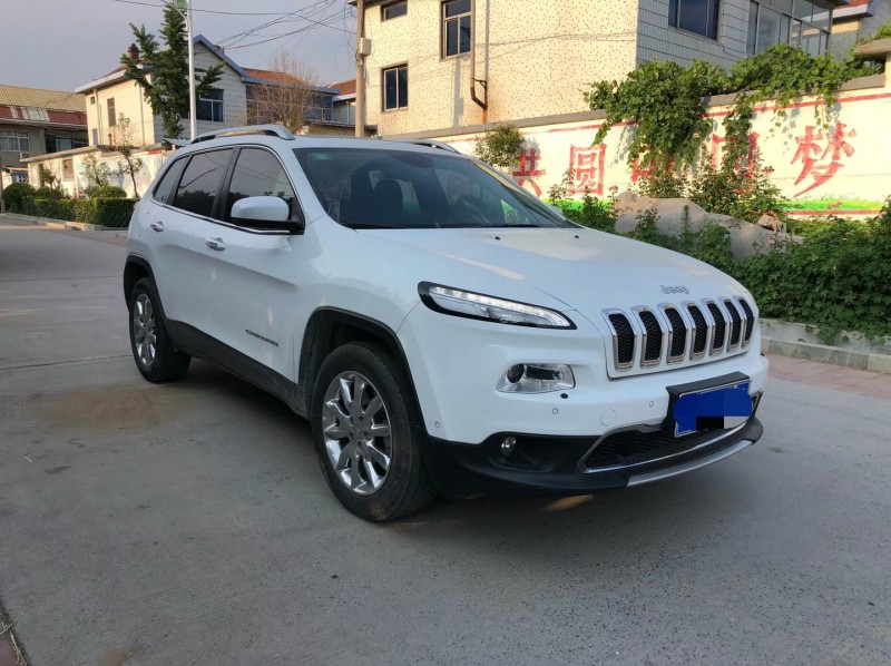 淄博15年Jeep自由光7