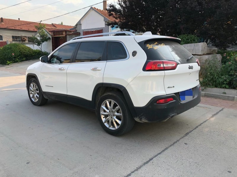 淄博15年Jeep自由光2