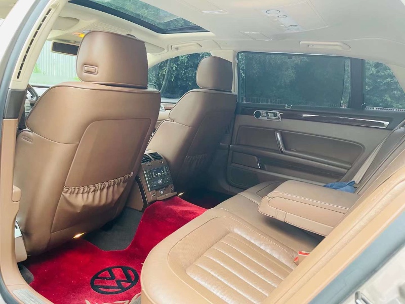 深圳13年大众辉腾4