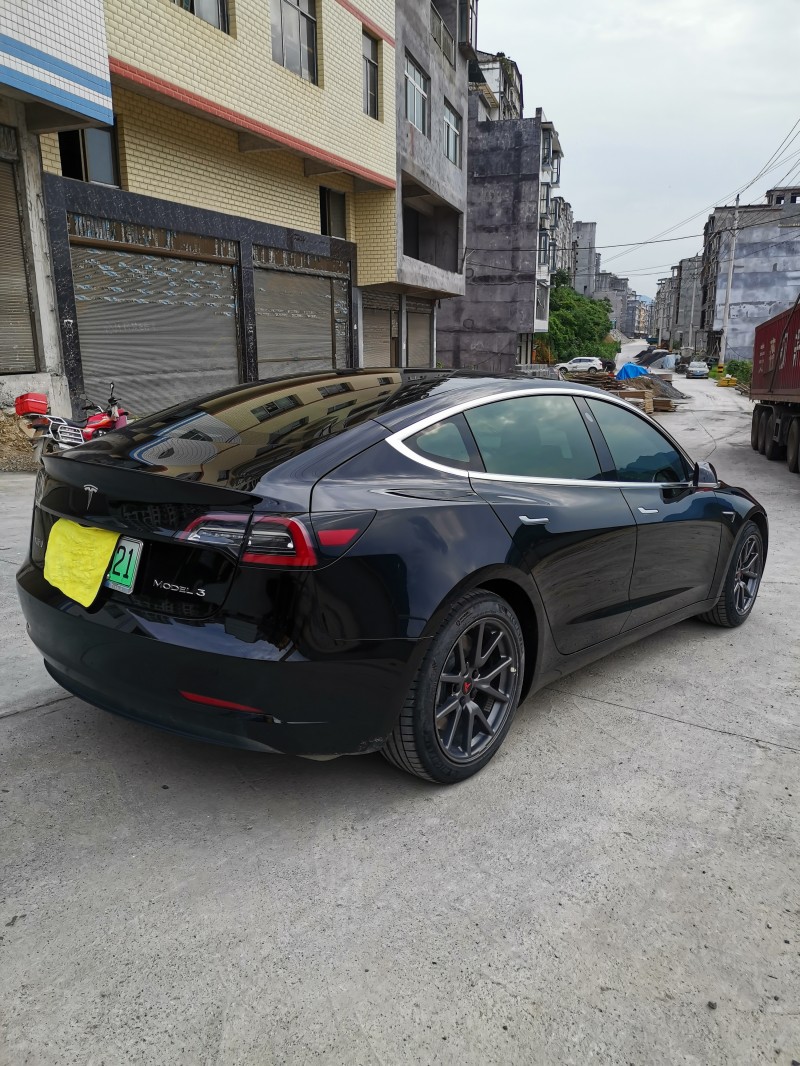 重慶20年特斯拉MODEL 35