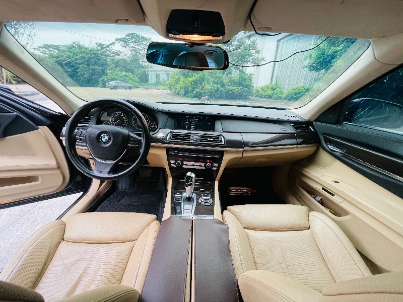 深圳10年宝马7系3