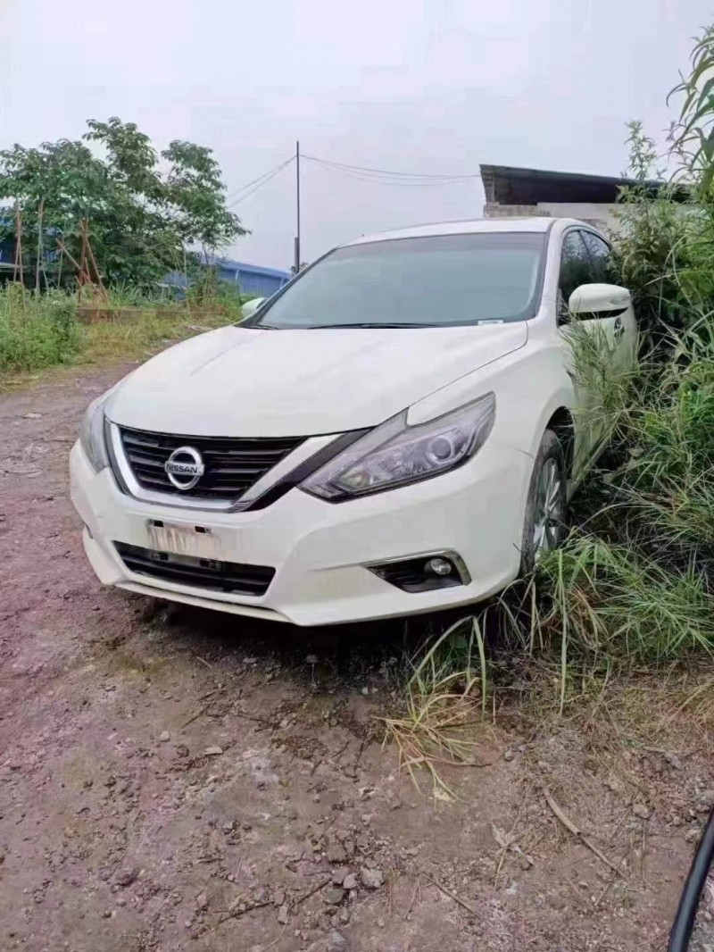貴陽18年日產天籟3