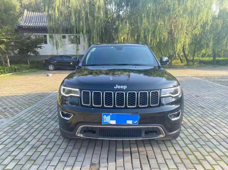泰安18年Jeep大切諾基1