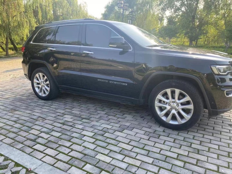 泰安18年Jeep大切諾基3