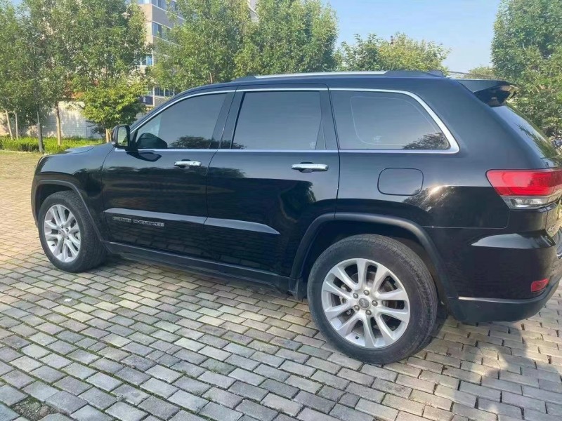 泰安18年Jeep大切諾基8
