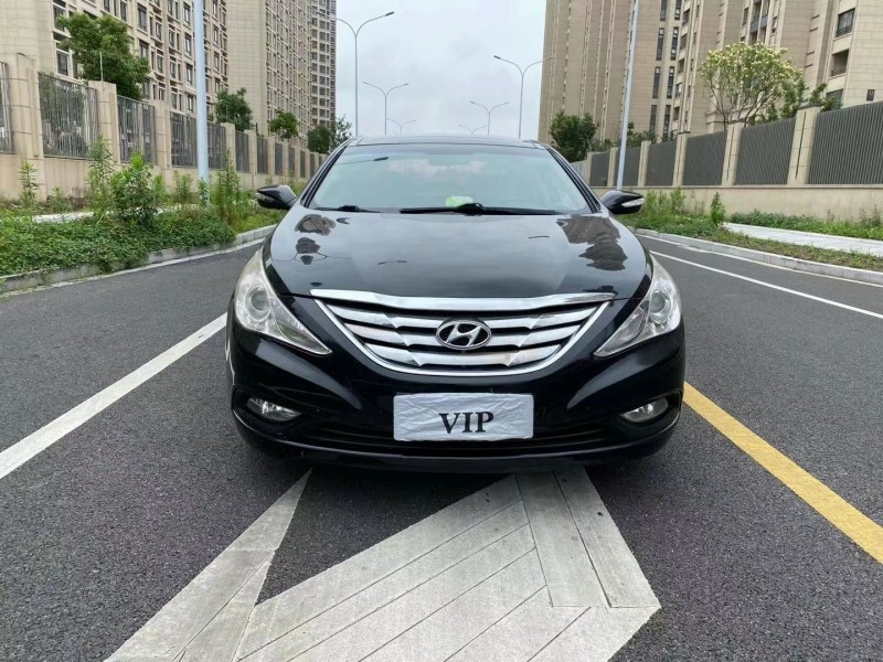 蘇州12年現代索納塔八1