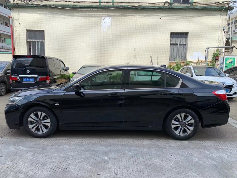 中山14年本田雅阁2