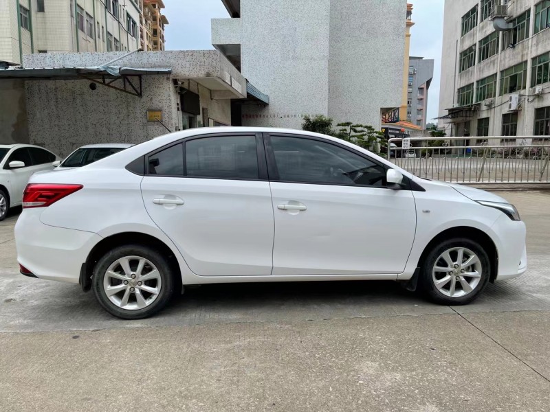 中山17年丰田YARiS L 致享3