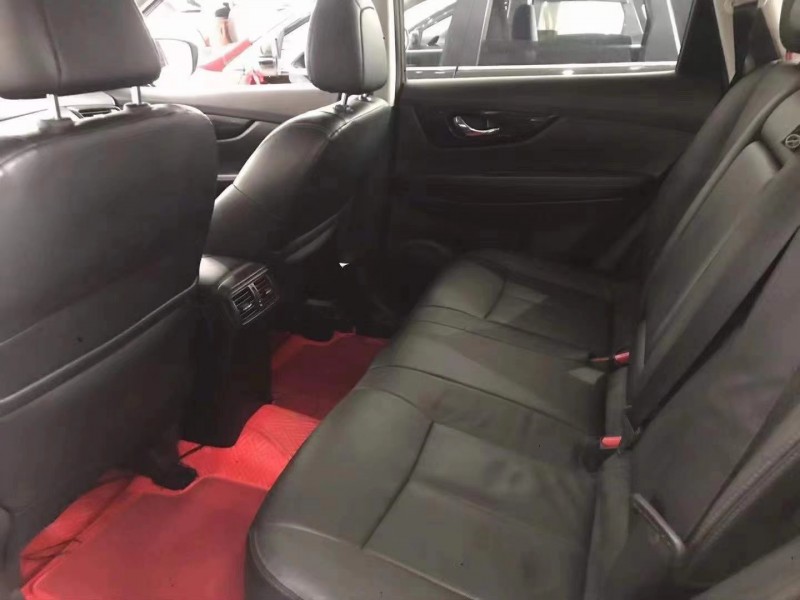 益阳20年日产奇骏4