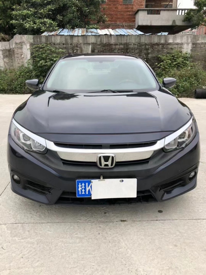 佛山17年本田思域1