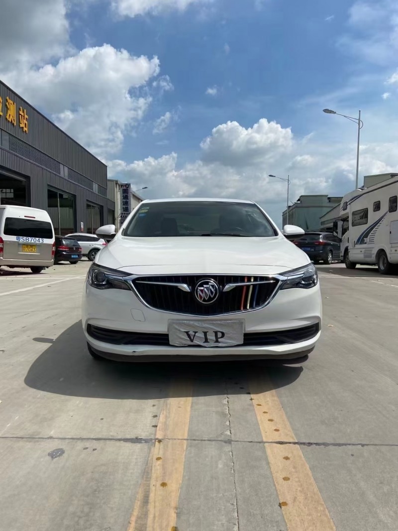 东莞18年别克英朗8