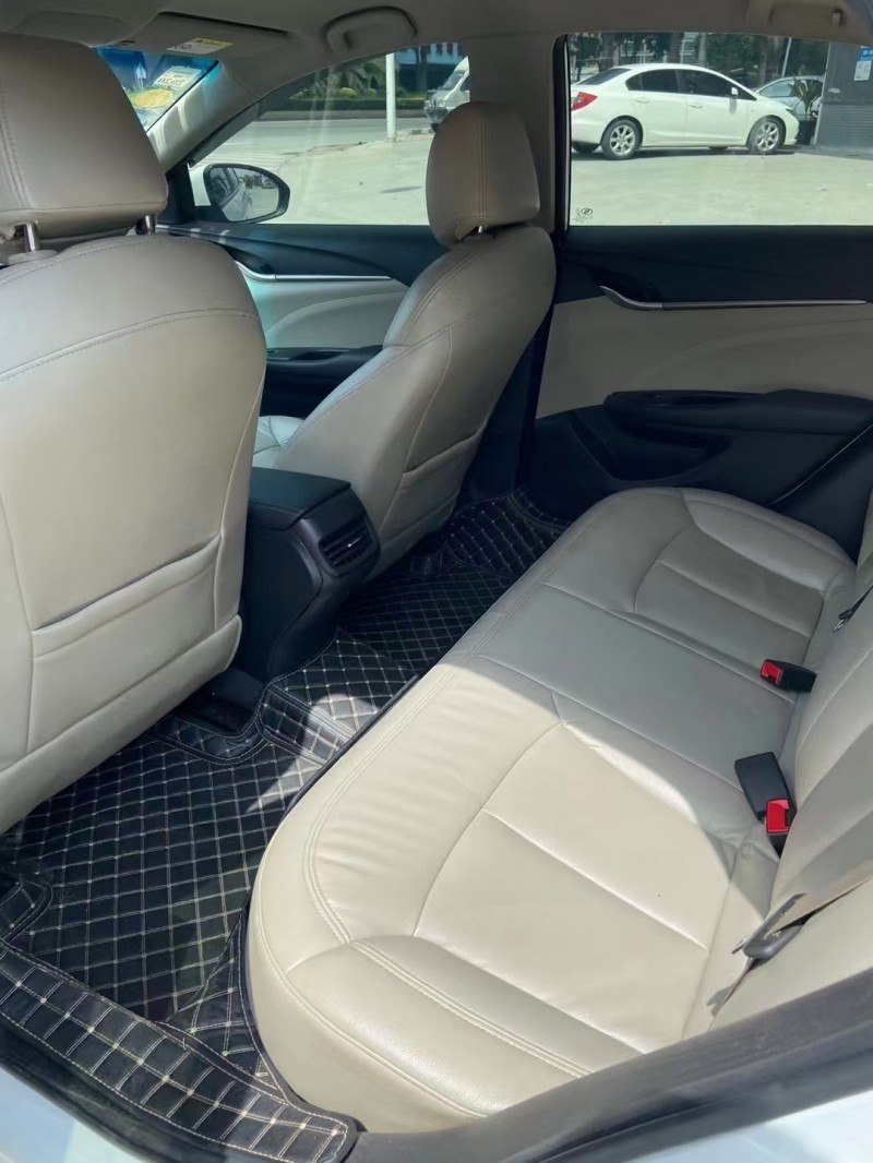 东莞18年别克英朗5