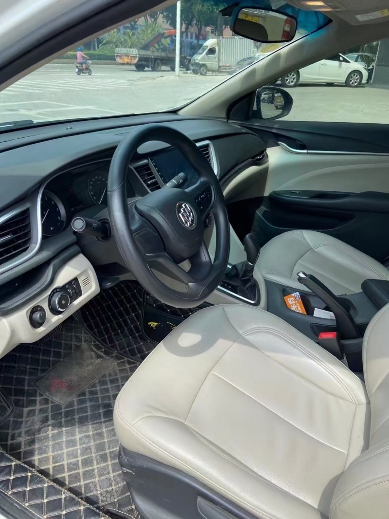 东莞18年别克英朗4