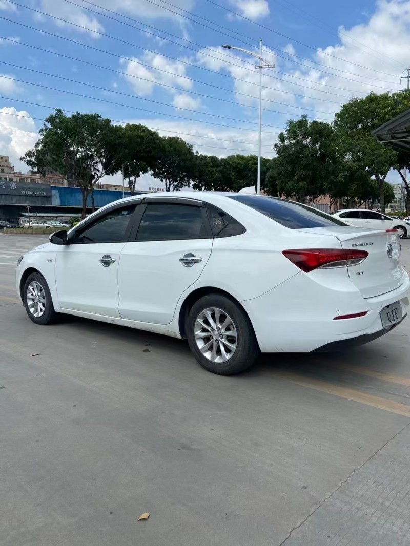 东莞18年别克英朗2