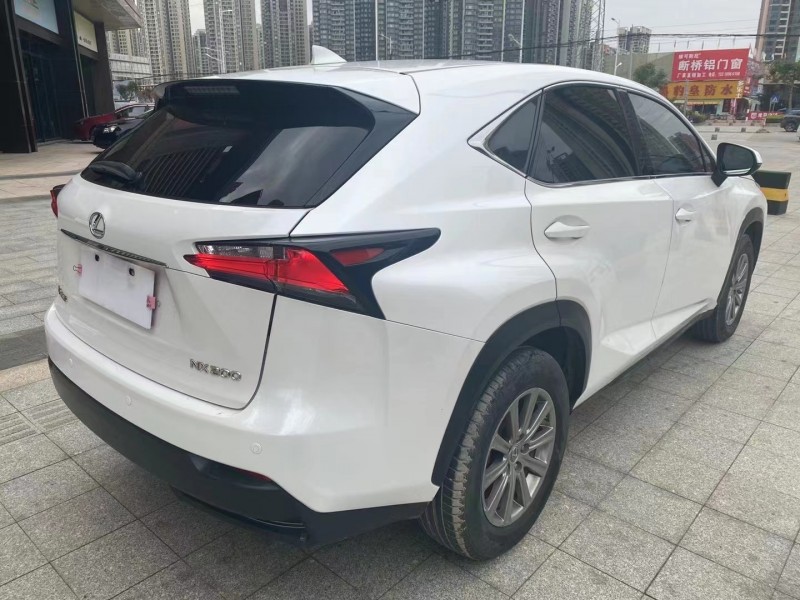 广州16年雷克萨斯NX6