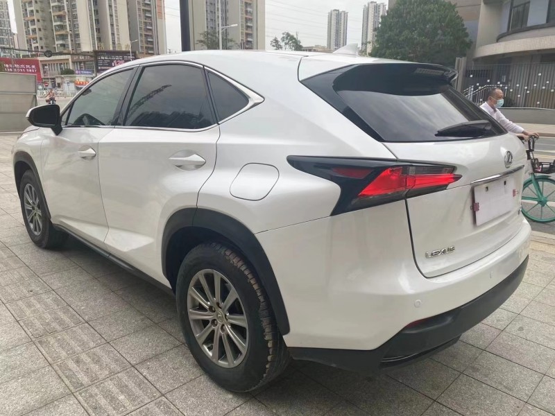 广州16年雷克萨斯NX9