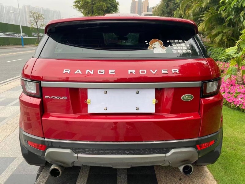 中山17年路虎极光2