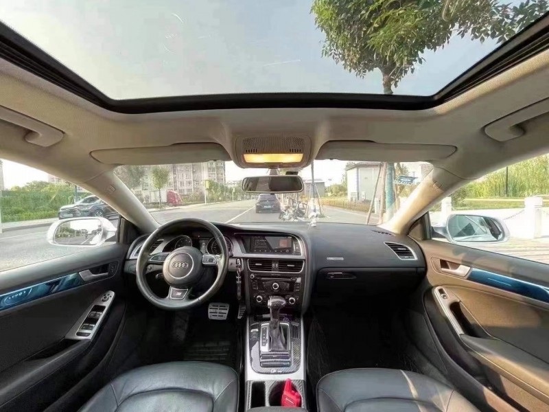 济宁14年奥迪A55