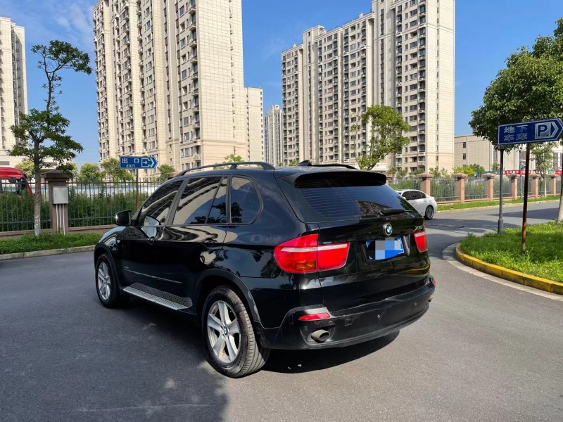 上海10年寶馬X58