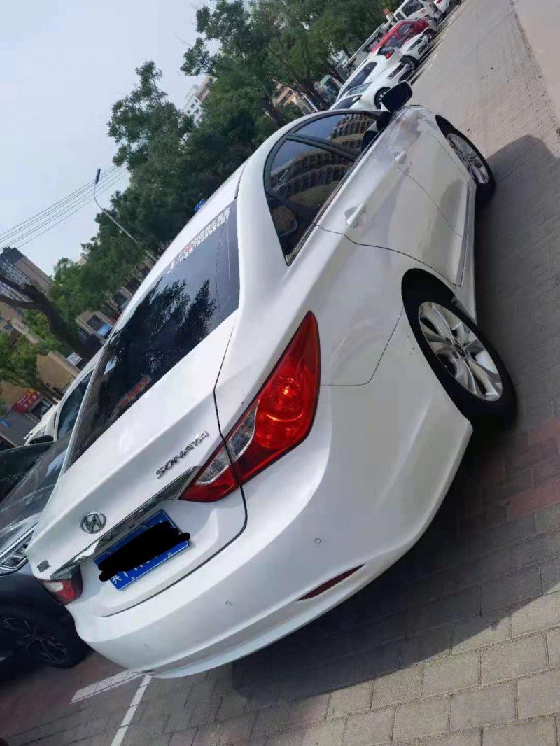 保定13年现代索纳塔八6