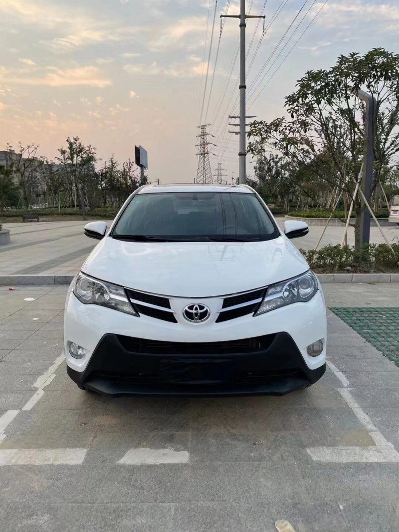 徐州14年丰田RAV44