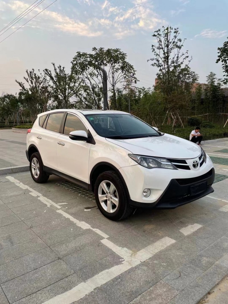 徐州14年丰田RAV42