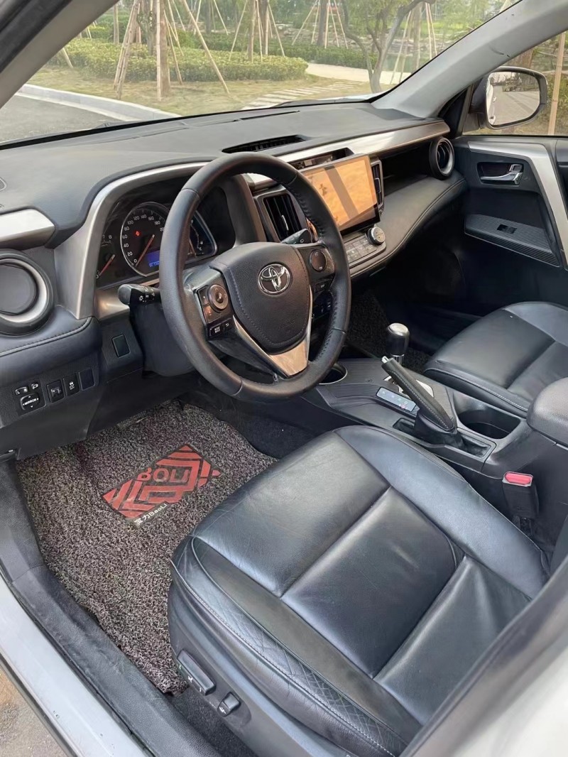 徐州14年丰田RAV41