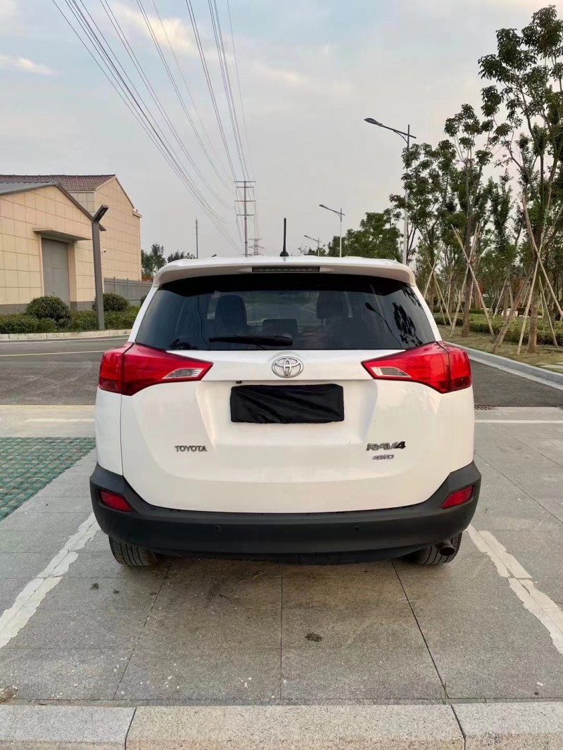 徐州14年丰田RAV47