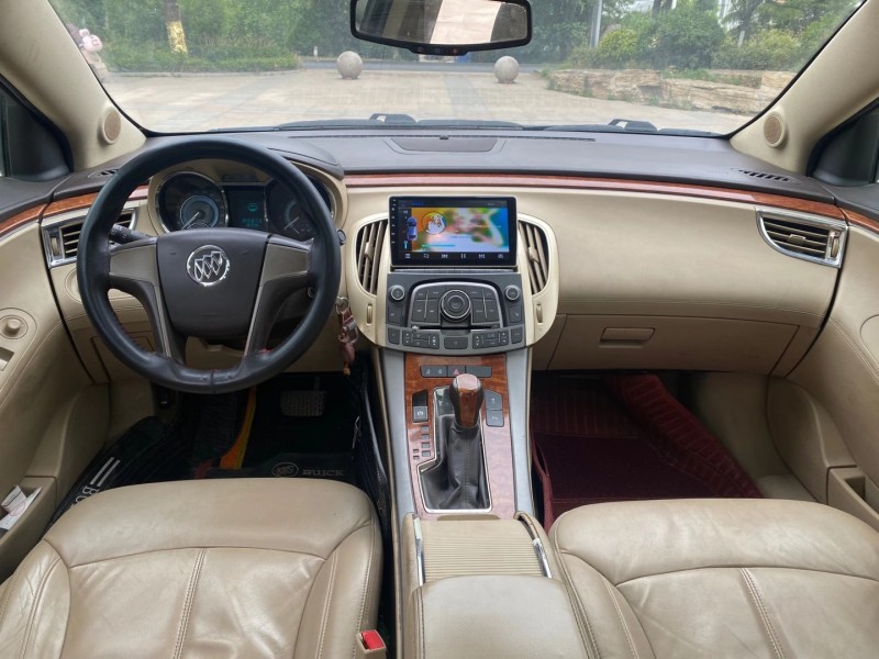 青岛11年别克君越6