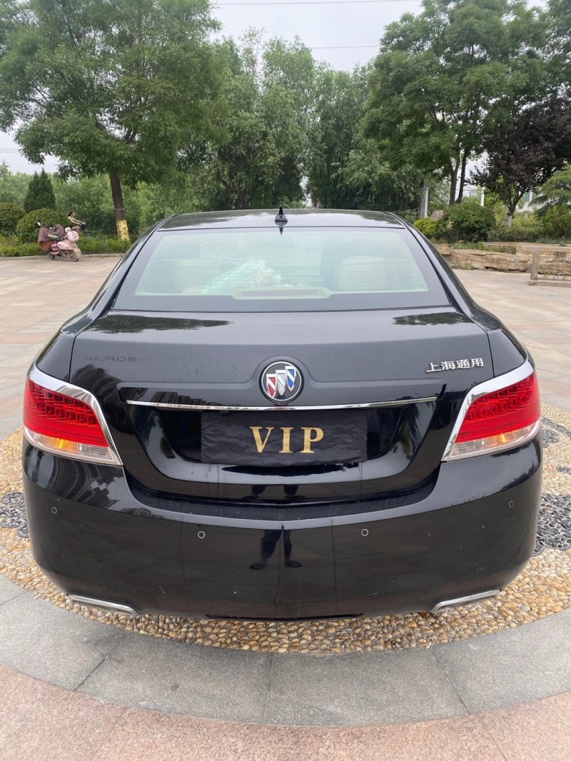 青岛11年别克君越1