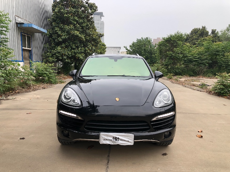 郑州14年保时捷卡宴9